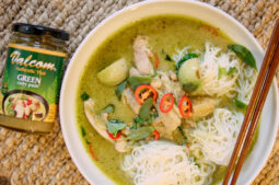 Green Curry Chicken with Rice Noodles
